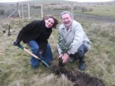 Councillors Wera Hobhouse and Alan Taylor get stuck in!